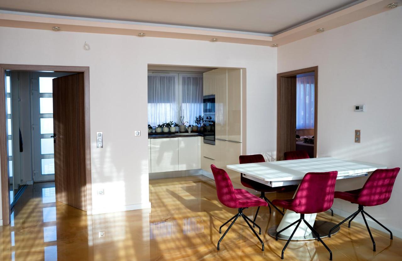 Dream Apartman 1 With Free Parking Győr Eksteriør bilde